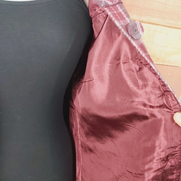 VINTAGE plaid woolblend coat capestyle size medium belt shape - Picture 11 of 13